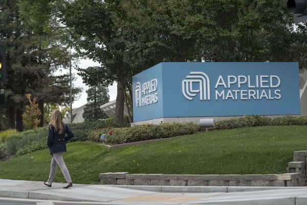 Applied Materials Beats Estimates With Strong Forecast, Signaling Semiconductor Equipment Resurgence