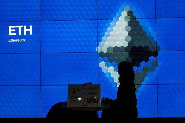 Ruble-Backed Stablecoin A7A5 Hits $100B Transaction Volume, But Demand Cooling Signals Limits of Sanctions Evasion