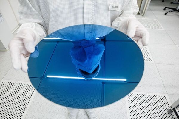 Infineon's AI Chip Push: German Chipmaker Bets Big on Data Center Demand