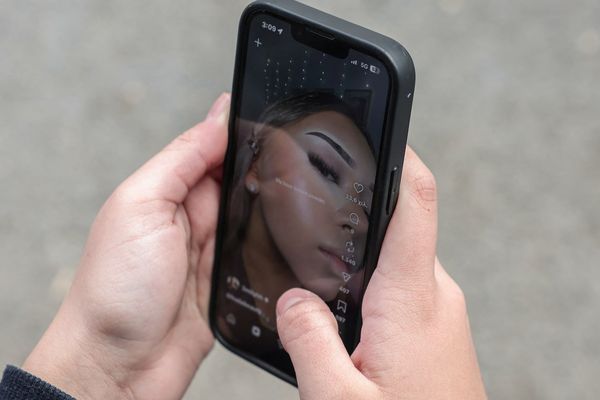 Greece to Ban Social Media for Children Under 15 Starting 2027