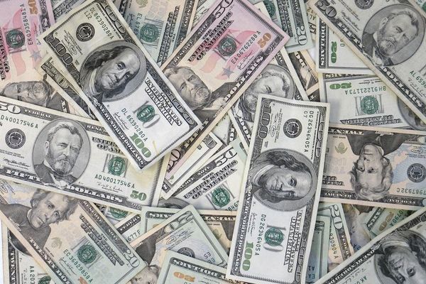 Digital Ad Revenue Surges 13.9% to $294.6B in 2025, Driven by Social Media and Video Growth