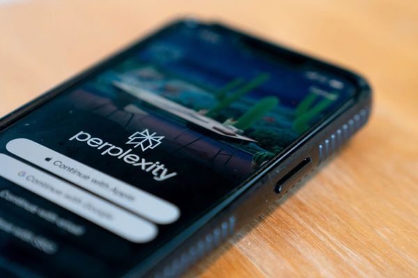 US Judge Orders Perplexity to Halt Comet Browser's Amazon Purchases Amid Copyright Concerns