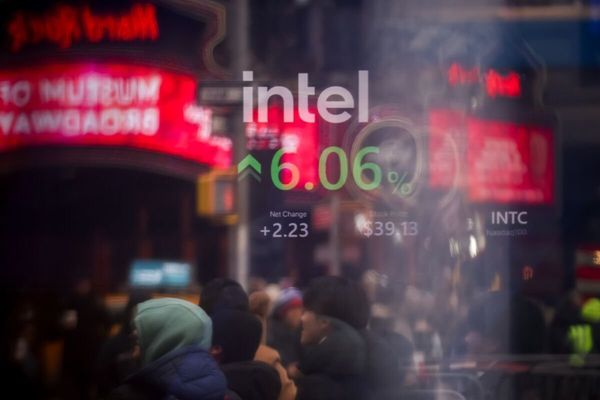 Intel's $100B+ Surge: Market Bets Big on Chip Comeback