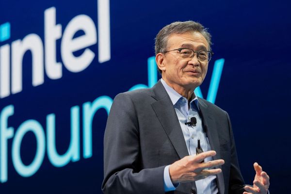 Intel's Stock Surge: Behind the AI Chipmaker's Record-Breaking April