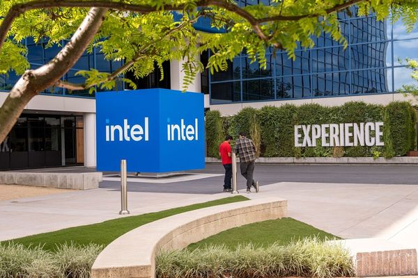Intel's Turnaround Under Lip-Bu Tan: Balance Sheet Strength Meets Operational Improvements