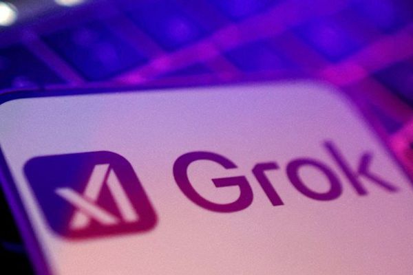 UK PM Starmer Warns Tech Platforms Over AI Chatbot Safety as New Laws Loom