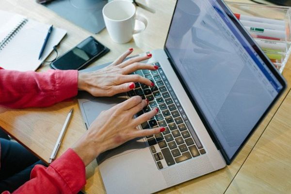 Law Firms Warn AI-Generated Client Documents Are Driving Up Legal Costs