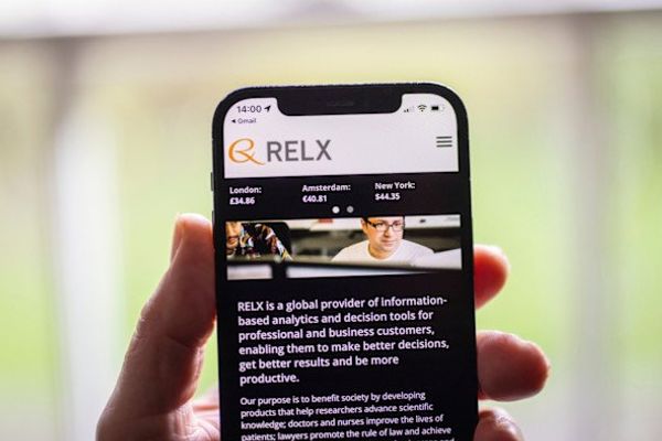 Legal Tech Stocks Plunge as Anthropic's AI Tools Threaten Traditional Legal Services