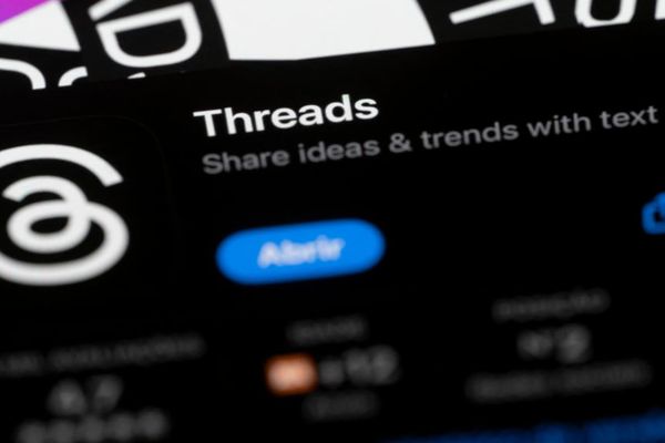 Meta's 'Dear Algo' Feature Lets Threads Users Temporarily Customize Their AI Feed