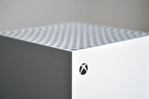 Microsoft Reveals Next-Gen Xbox Details: Custom AMD Chip and 2027 Developer Access