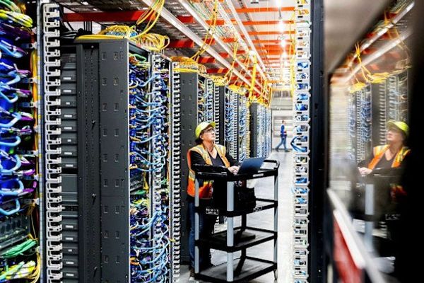 AWS Developers Report AI-Driven Role Changes and Technical Writing Requirements