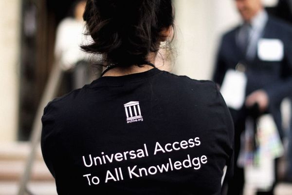 News Outlets and Reddit Block Internet Archive Crawler as Journalists Rally to Defend Digital Preservation