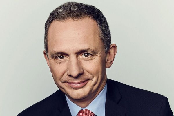 PayPal CEO Shuffle and Q4 Miss Send Stock Plunging 15%