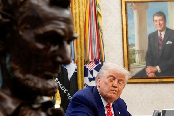 Starlink's Geopolitical Tightrope: Iran Internet Restoration Plans Spark Debate