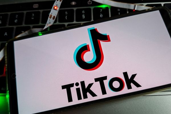 TikTok Server Outage: New Research Challenges Political Content Claims