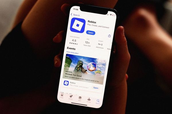 Roblox's Global AI Age Verification Faces Backlash Over Accuracy Issues