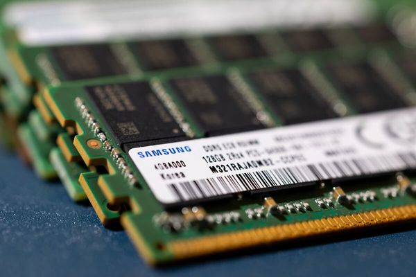 Samsung's HBM4 Pricing Strategy Signals AI Memory Market Shift