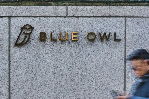 AI Fears Trigger Stock Plunge: Software Giants Tumble as Market Braces for Disruption