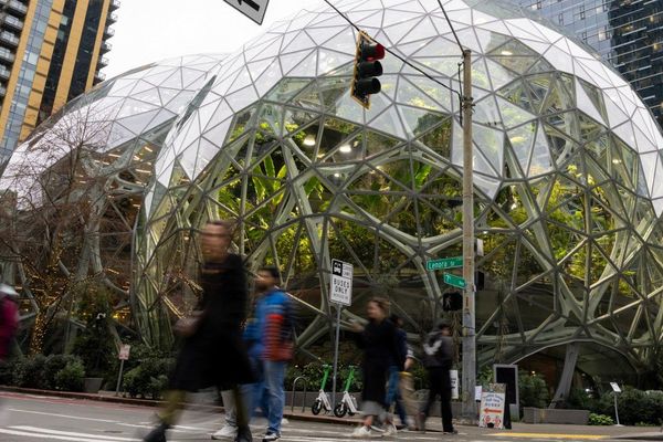 Tech Giants Seek H-1B Workarounds as Trump's $100K Fee Looms