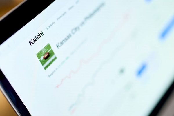 Prediction Market Giants Target $20B Valuations as College Campus Expansion Accelerates