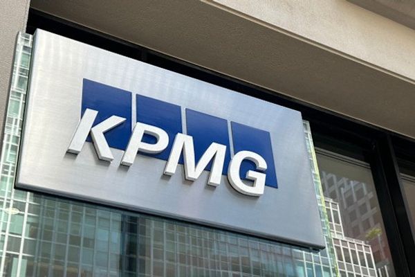 KPMG Leverages AI to Negotiate Lower Audit Fees from Grant Thornton