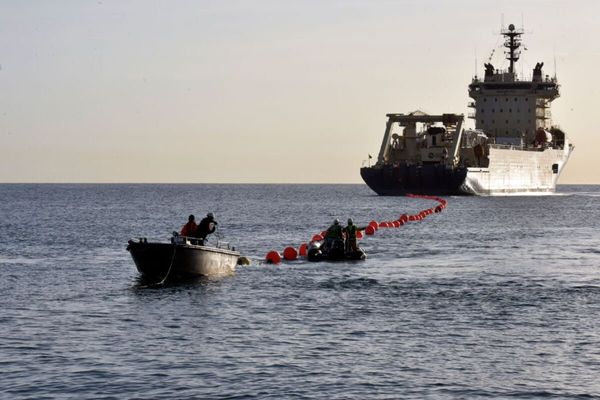 Meta Pauses Persian Gulf Section of 2Africa Subsea Cable Amid Middle East Conflict