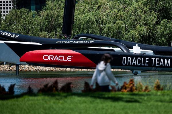 Oracle Plans Thousands of Job Cuts Amid AI Data Center Cash Crunch