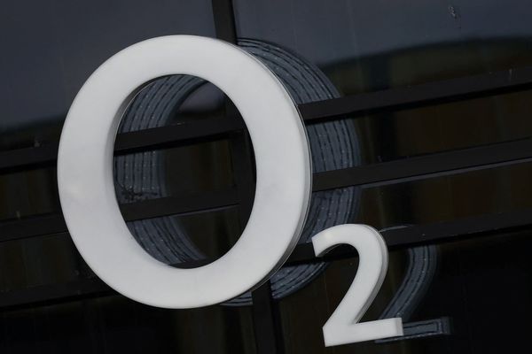 Virgin Media O2 Launches Europe's First Satellite-to-Mobile Service with Starlink