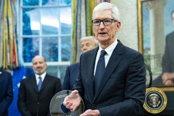 US FTC Chair Urges Apple to Review Apple News Curation Following Political Bias Claims