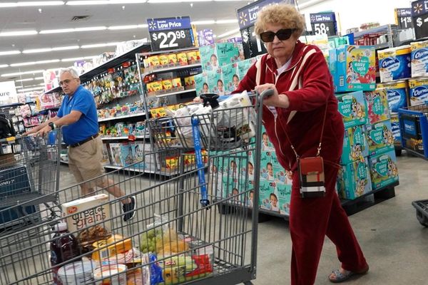 Walmart Joins $1 Trillion Club as E-Commerce, AI Investments Drive Stock Surge