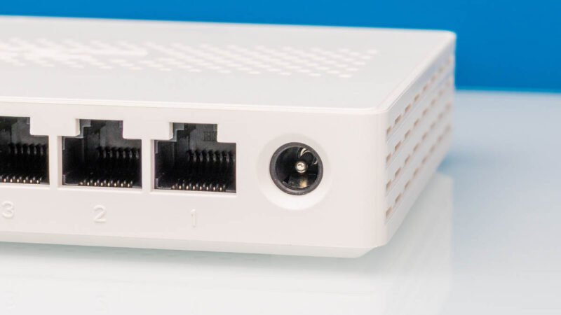 Tenda SE108 AC Power Port 1