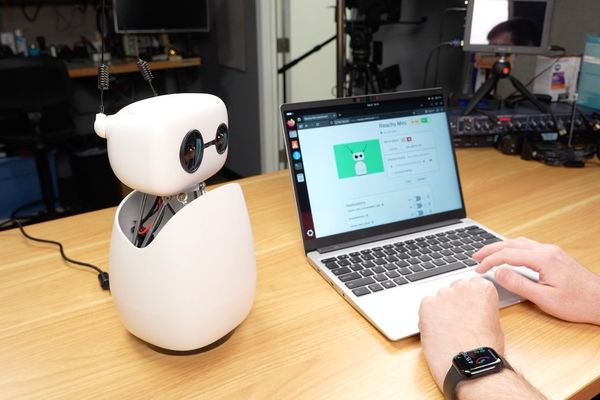 Testing Reachy Mini - Hugging Face's Pi powered robot