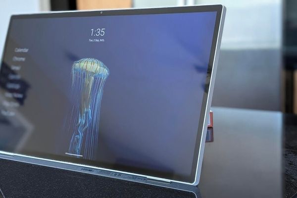 The 25-Inch Android Experiment: How a Massive Tablet Redefines Work and Play
