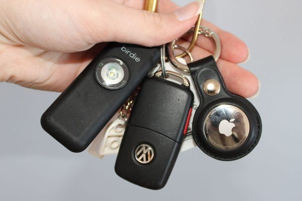 The Bluetooth Tracker Battle: Expert Picks for Precision, Range, and Ecosystem Dominance in 2025