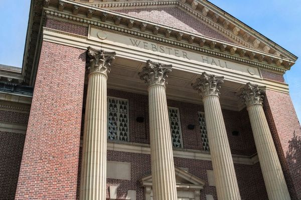 The Digital Decline: How Tech is Rewiring College Reading Habits