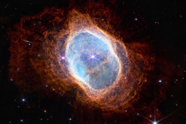Euclid and Hubble Telescopes Reveal Stunning New Images of Cat's Eye Nebula