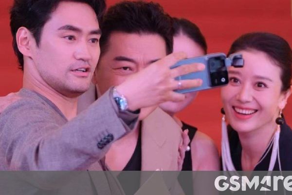 Honor shows Robot Phone camera at Shanghai film festival
