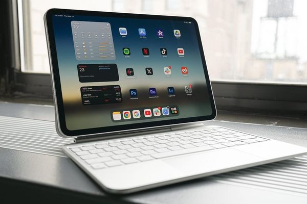 The Silent Battery Killers: 3 Charging Mistakes Crippling Your Tablet's Lifespan