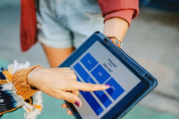 The Silent Swipe: Portable POS Thefts Exploit Contactless Tech in Crowded Spaces