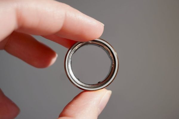 The Smart Ring Arms Race: How Oura, Samsung, and Startups Are Battling for Your Finger