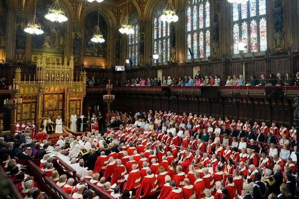 UK Parliament Votes to Remove Hereditary Peers After 700 Years