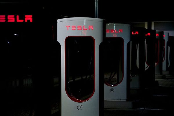 The Walls Are Closing In On Tesla