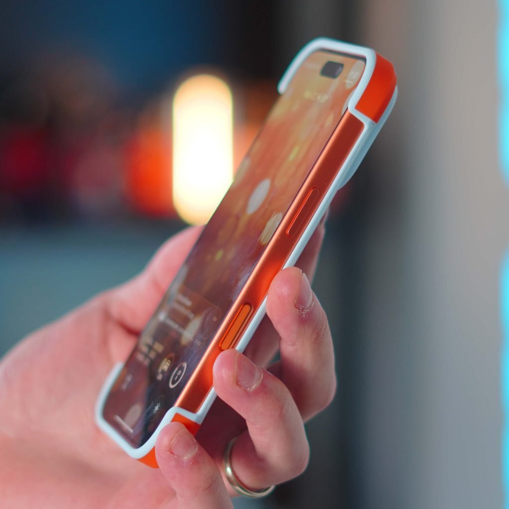 This case makes your iPhone feel caseless [Hands-on] - 9to5Mac