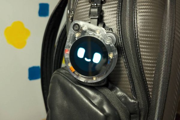 ESP32 Tamagotchi Backpack: Voice-Controlled Virtual Pet Brings Nostalgia to Life