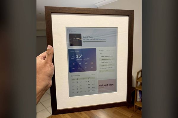 Maker turns a Raspberry Pi into open source e-ink wall art
