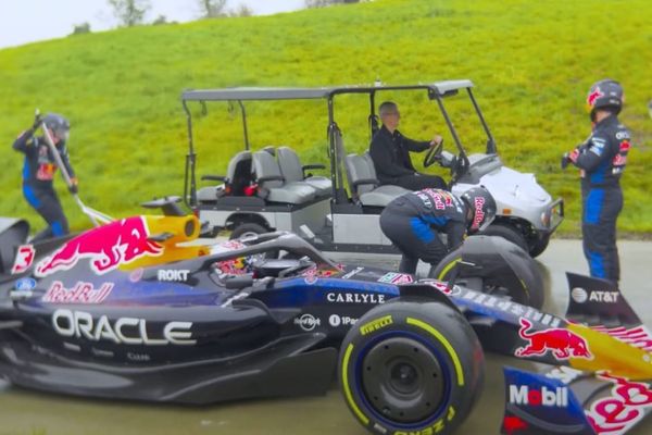 Tim Cook's Golf Cart Gets F1 Treatment in Apple Park Video