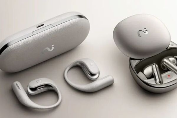 Transsion backs Future Smart’s AI earbuds as the market for on‑body agents heats up