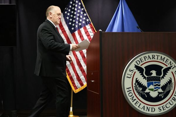 Trump Administration Reallocates 700 Immigration Agents from Minnesota