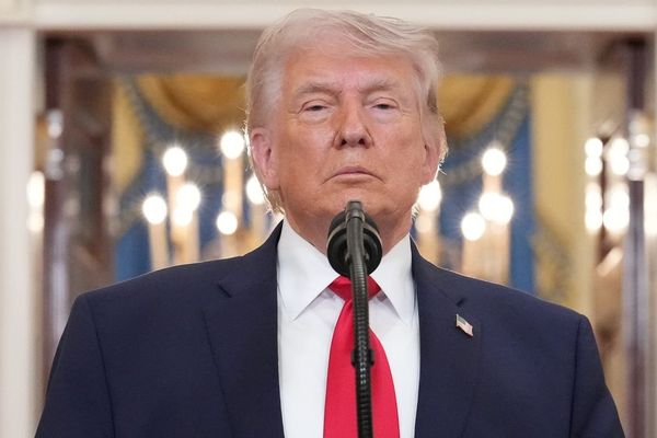 Trump Threatens Iran with 'Hell' Over Hormuz Strait Closure