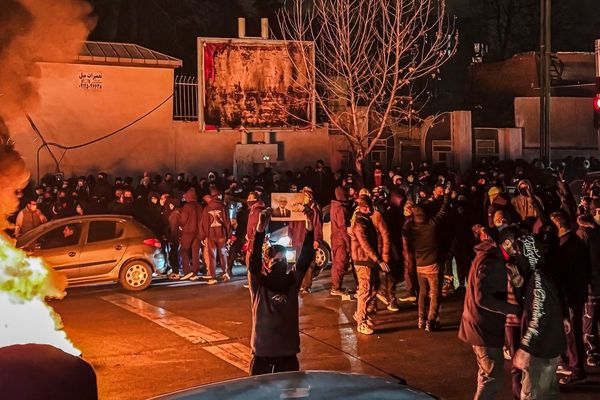 Trump's Call to Iran Protesters: Political Rhetoric with Limited Impact on Ground Reality